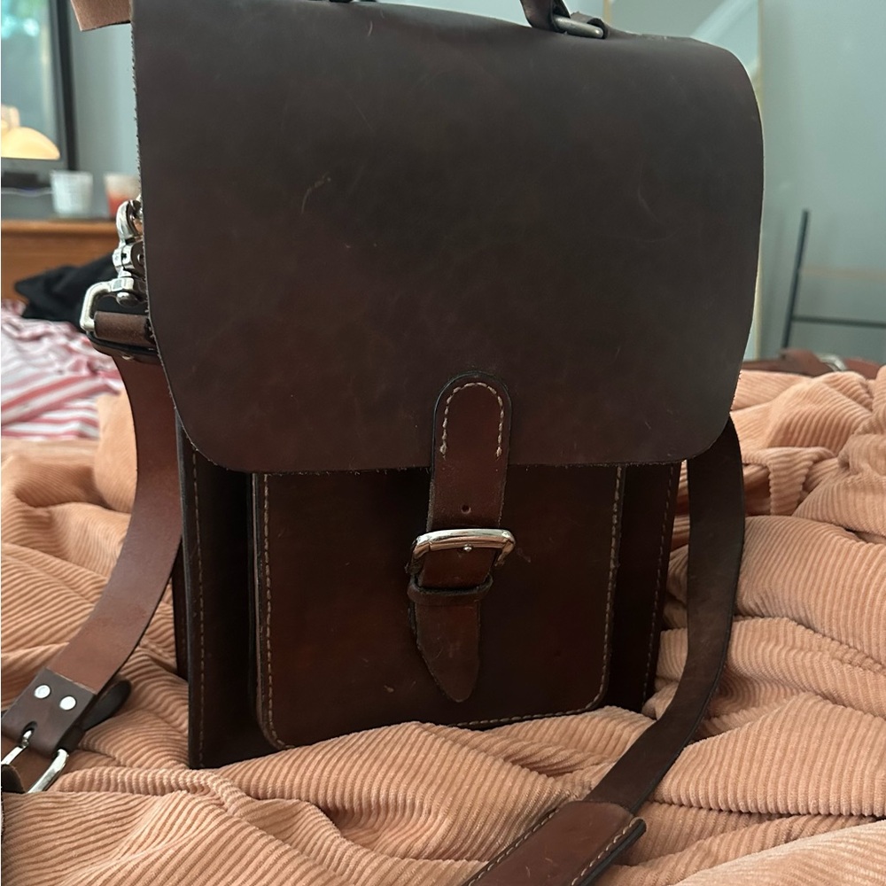 Classic Brown Leather Messenger Bag